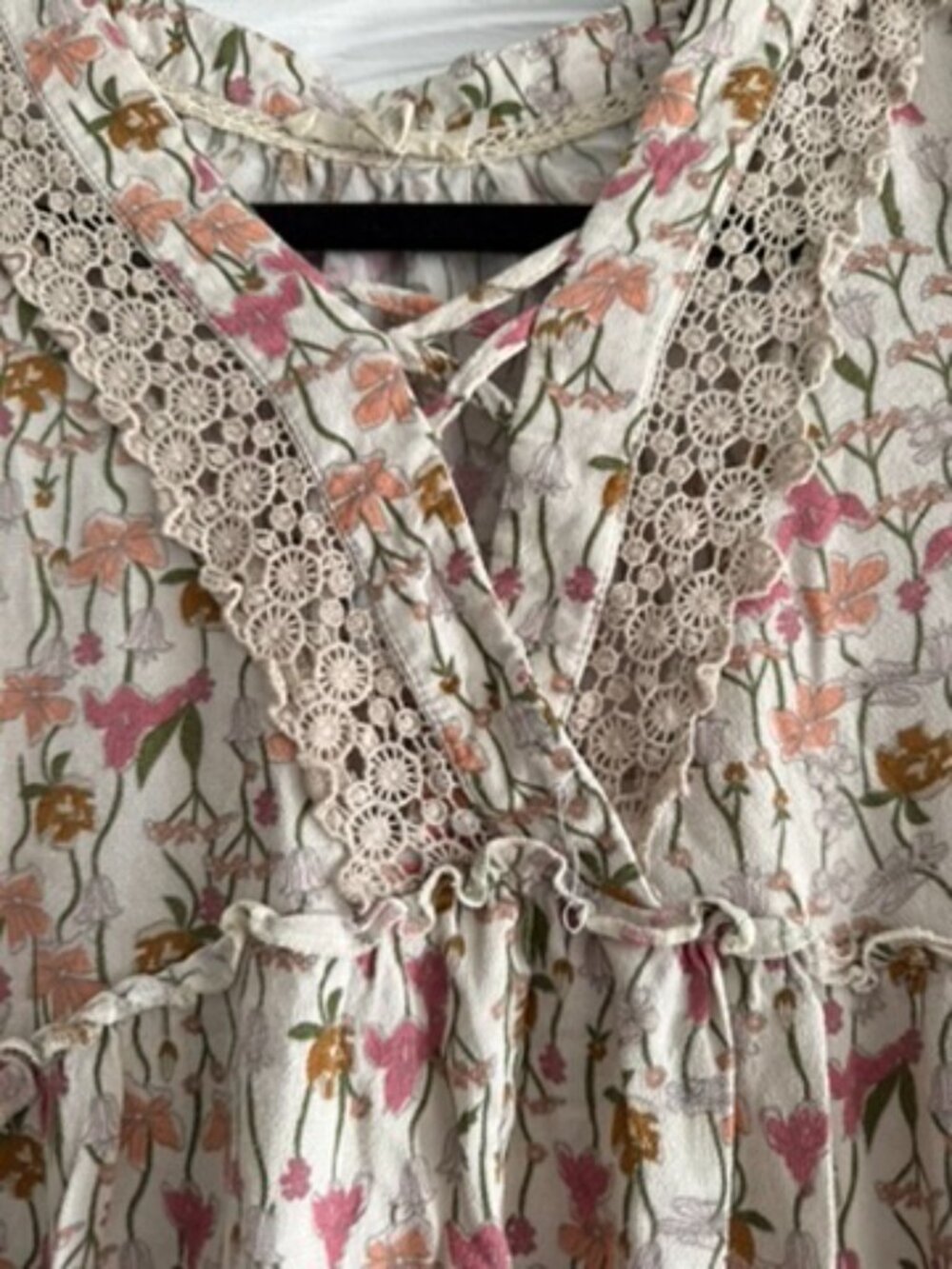Flint & Moss Floral Boho Peasant Blouse Size S Crochet Lace Bell Sleeve Rayon - Picture 4 of 7